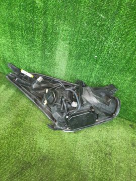 ФАРА НА TOYOTA WISH ZNE10