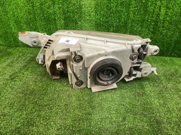 ФАРА НА MAZDA PREMACY CP8W