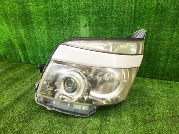 ФАРА НА TOYOTA VOXY ZRR70