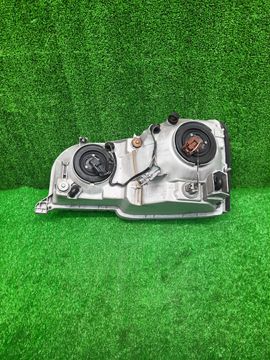 ФАРА НА TOYOTA PROGRES JCG10