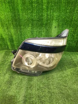 ФАРА НА TOYOTA VOXY ZRR70G