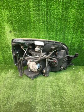 ФАРА НА TOYOTA VOXY AZR60G