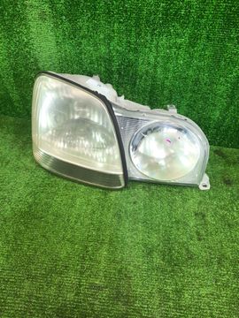 ФАРА НА TOYOTA PROGRES JCG10