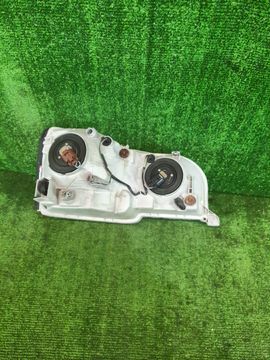 ФАРА НА TOYOTA PROGRES JCG10