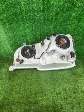 ФАРА НА TOYOTA PROGRES JCG10