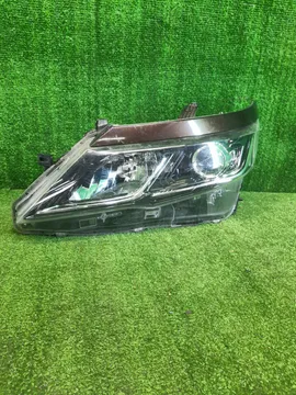 ФАРА НА NISSAN SERENA C27