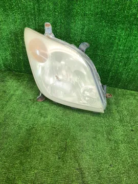 ФАРА НА TOYOTA IST NCP60