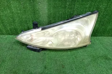 ФАРА НА MITSUBISHI GRANDIS NA4W