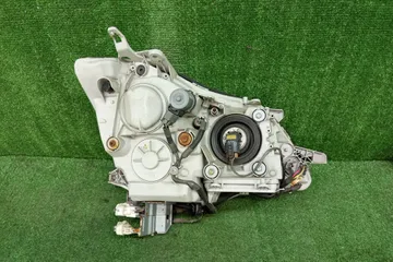 ФАРА НА TOYOTA CROWN GRS180
