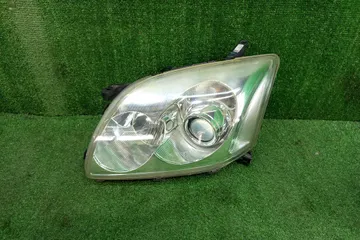 ФАРА НА TOYOTA AVENSIS AZT250