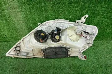 ФАРА НА TOYOTA COROLLA NZE121