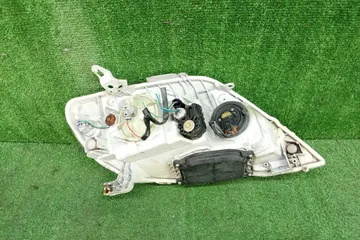 ФАРА НА TOYOTA COROLLA NZE121