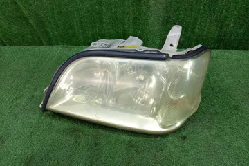 ФАРА НА TOYOTA CROWN GS171