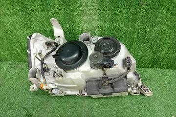 ФАРА НА TOYOTA CROWN GS171