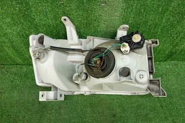 ФАРА НА TOYOTA SUCCEED NCP51V