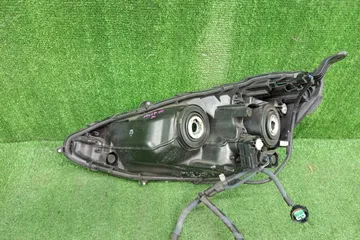 ФАРА НА TOYOTA AQUA NHP10