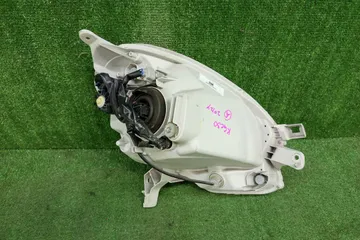 ФАРА НА TOYOTA PASSO KGC30