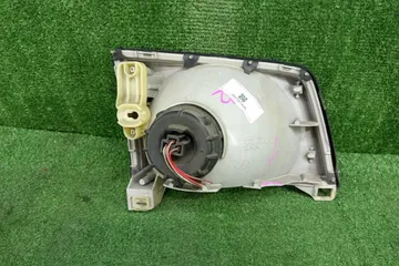 ФАРА НА MAZDA BONGO SK22V