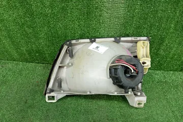 ФАРА НА MAZDA BONGO SK22V
