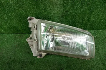 ФАРА НА MAZDA DEMIO DW3W