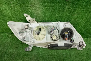 ФАРА НА TOYOTA COROLLA NZE121