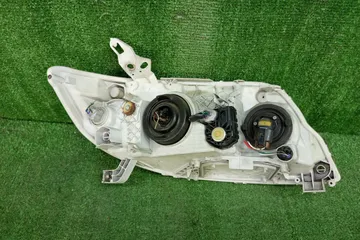 ФАРА НА TOYOTA COROLLA NZE121