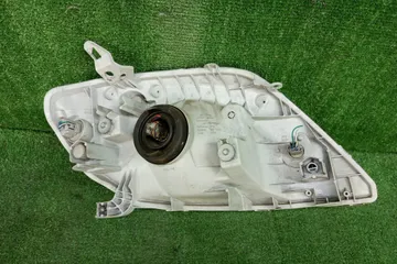 ФАРА НА TOYOTA COROLLA NZE121