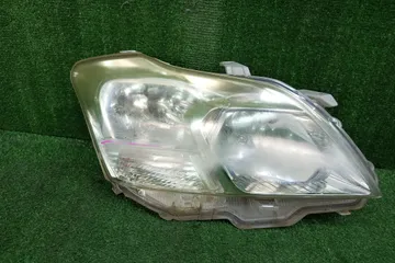 ФАРА НА TOYOTA PREMIO ZRT260