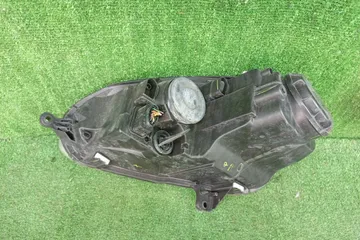 ФАРА НА VOLKSWAGEN GOLF 1K1