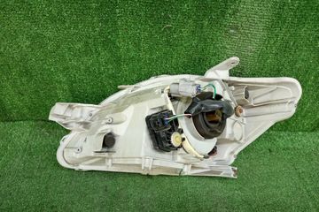 ФАРА НА TOYOTA BELTA SCP92