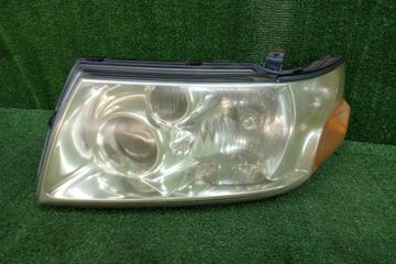 ФАРА НА NISSAN BASSARA JU30