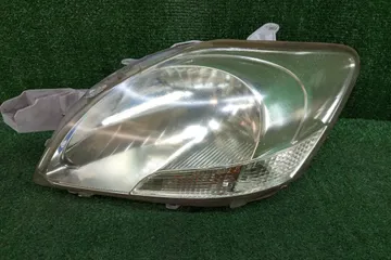 ФАРА НА TOYOTA BELTA SCP92