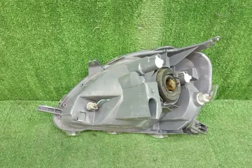 ФАРА НА TOYOTA VITZ NCP10