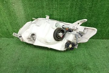 ФАРА НА TOYOTA COROLLA  AXIO NZE141
