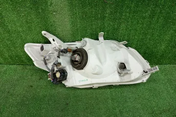 ФАРА НА TOYOTA COROLLA  AXIO NZE141