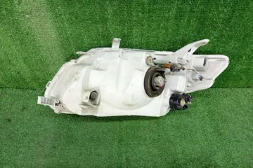 ФАРА НА TOYOTA COROLLA  AXIO NZE141