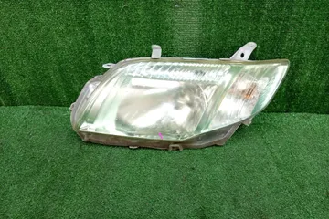 ФАРА НА TOYOTA COROLLA  AXIO NZE141