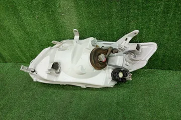 ФАРА НА TOYOTA COROLLA  AXIO NZE141