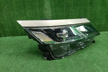 ФАРА НА NISSAN SERENA C27