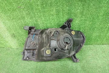 ФАРА НА MITSUBISHI MIRAGE DINGO CQ2A
