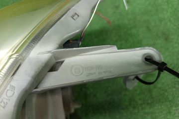 ФАРА НА TOYOTA PASSO KGC10