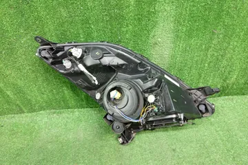 ФАРА НА TOYOTA PRIUS NHW20