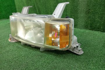 ФАРА НА TOYOTA BB NCP30