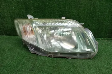 ФАРА НА TOYOTA COROLLA  AXIO NZE141