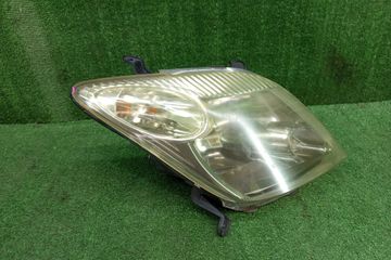 ФАРА НА TOYOTA IST NCP60