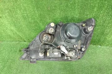 ФАРА НА TOYOTA HARRIER MCU15W