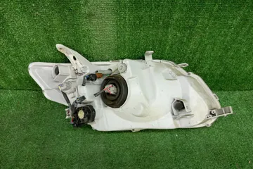 ФАРА НА TOYOTA COROLLA  AXIO NZE141