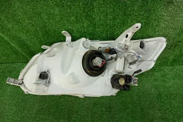 ФАРА НА TOYOTA COROLLA  AXIO NZE141
