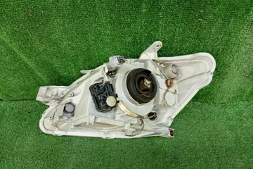 ФАРА НА TOYOTA BELTA SCP92