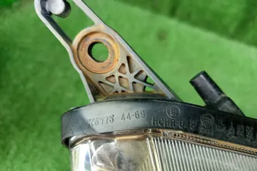 ФАРА НА TOYOTA ISIS ANM10G